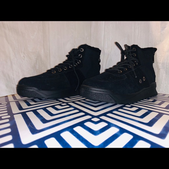 Black Suede Top Shoes - Picture 8 of 9